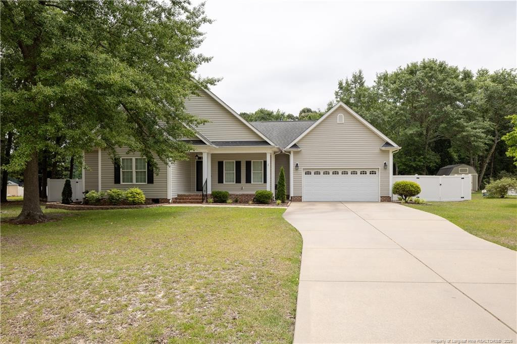 294 Pinecroft Drive, Dunn, NC 28334