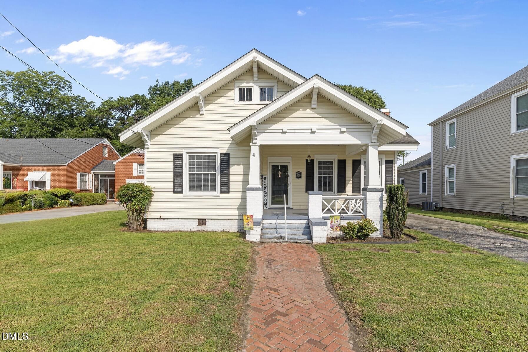 313 N Breazeale Avenue, Mount Olive, NC 28365