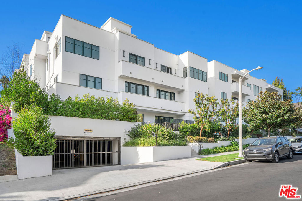 859 S Lucerne Boulevard 110