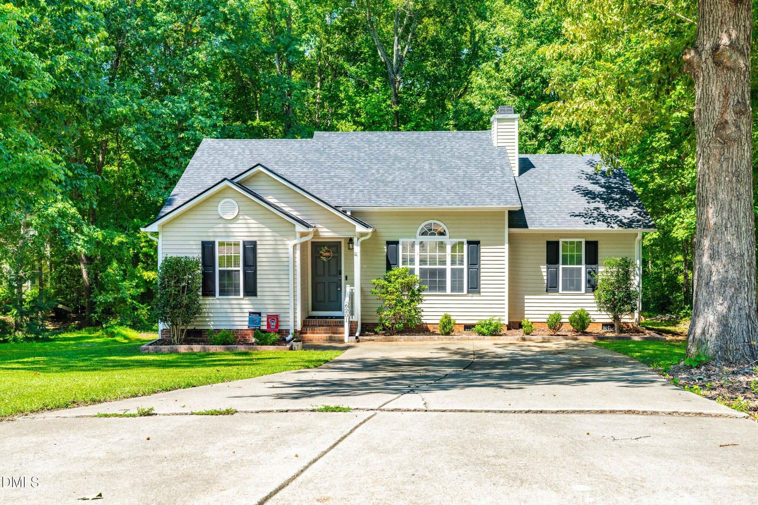 6201 Lilly Stream Court, Willow Springs, NC 27592