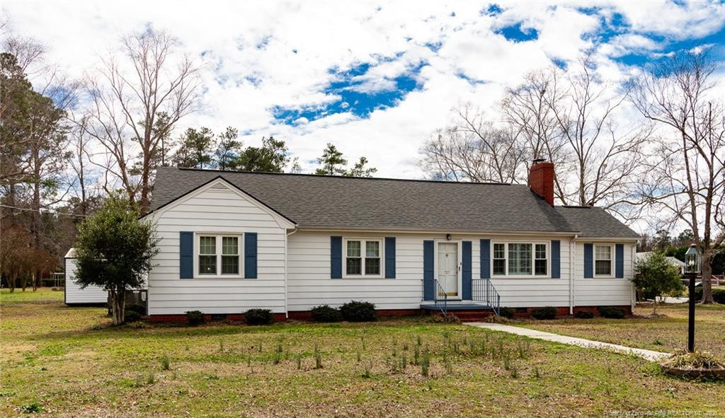 717 W Cutlar Street, Saint Pauls, NC 28384