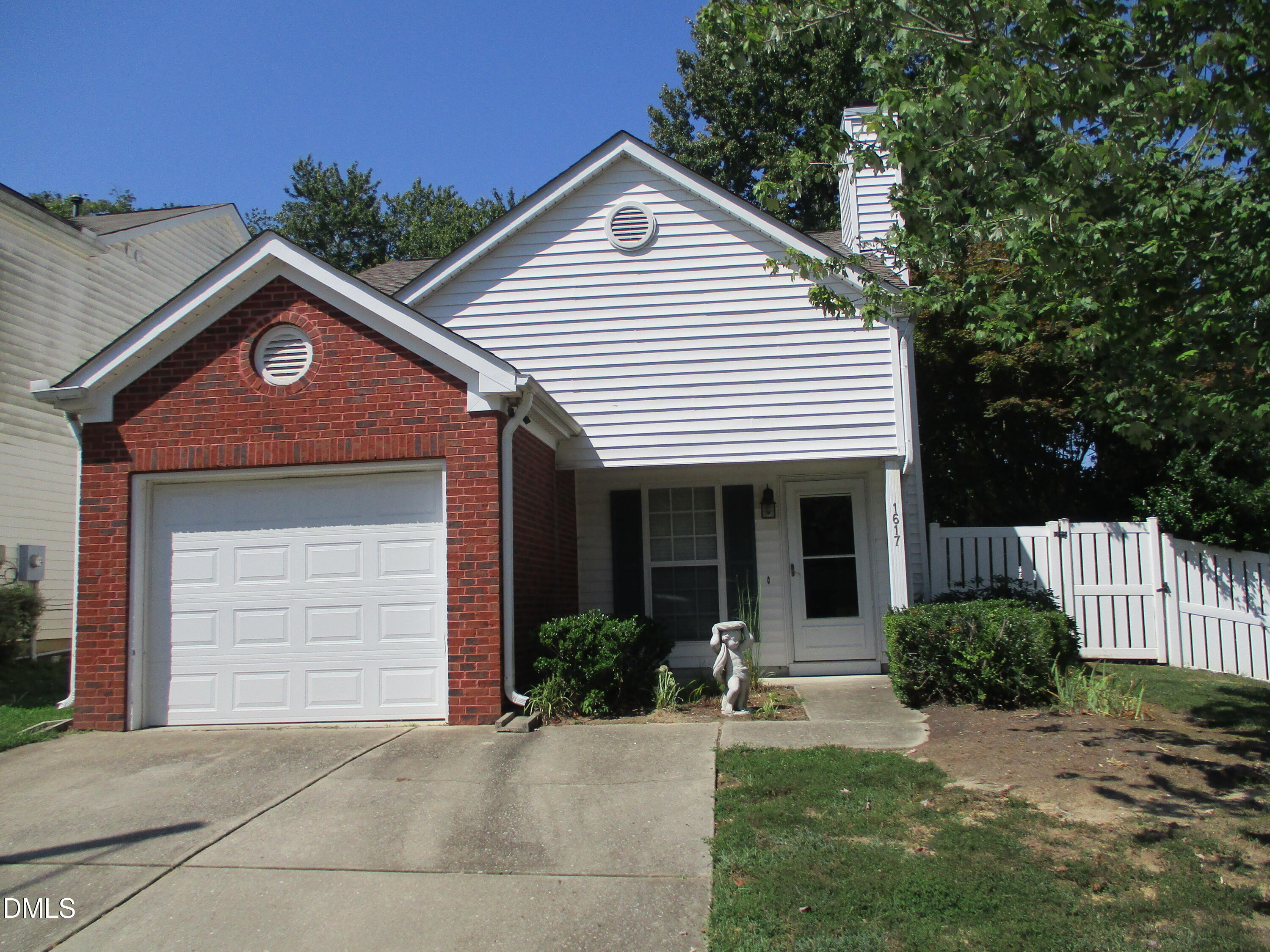 1617 Beacon Valley Drive, Raleigh, NC 27604