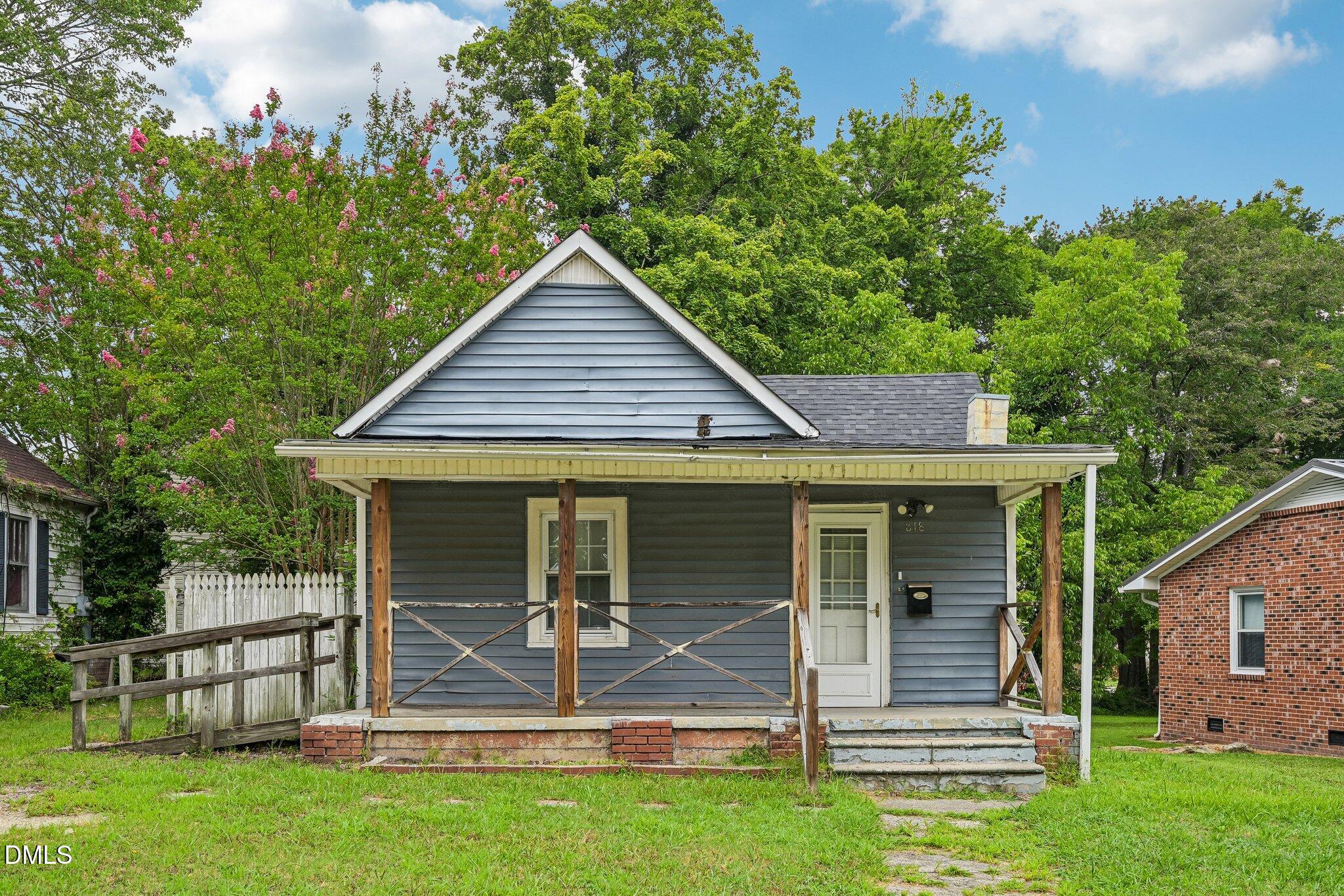 818 Dorsey Avenue, Henderson, NC 27536