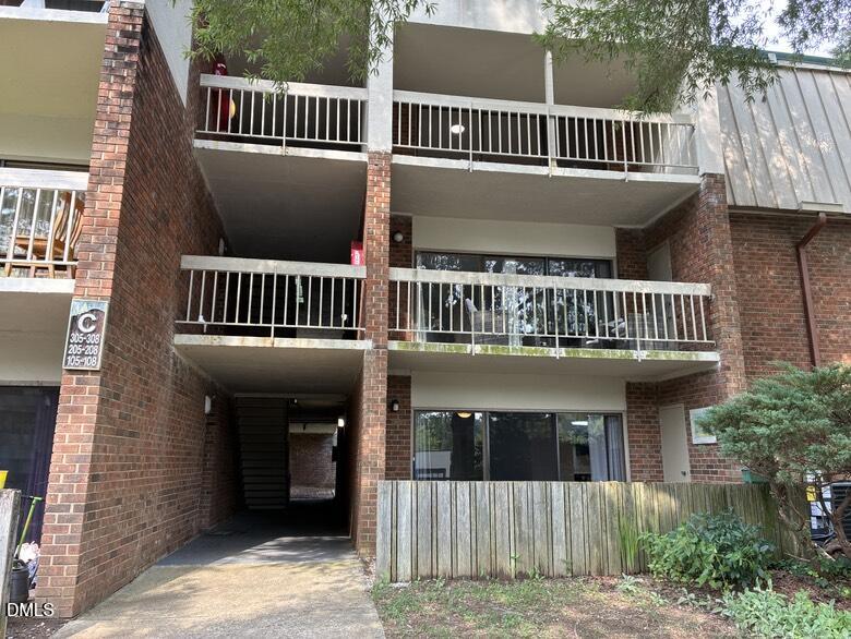 500 Umstead Drive 106-c, Chapel Hill, NC 27516