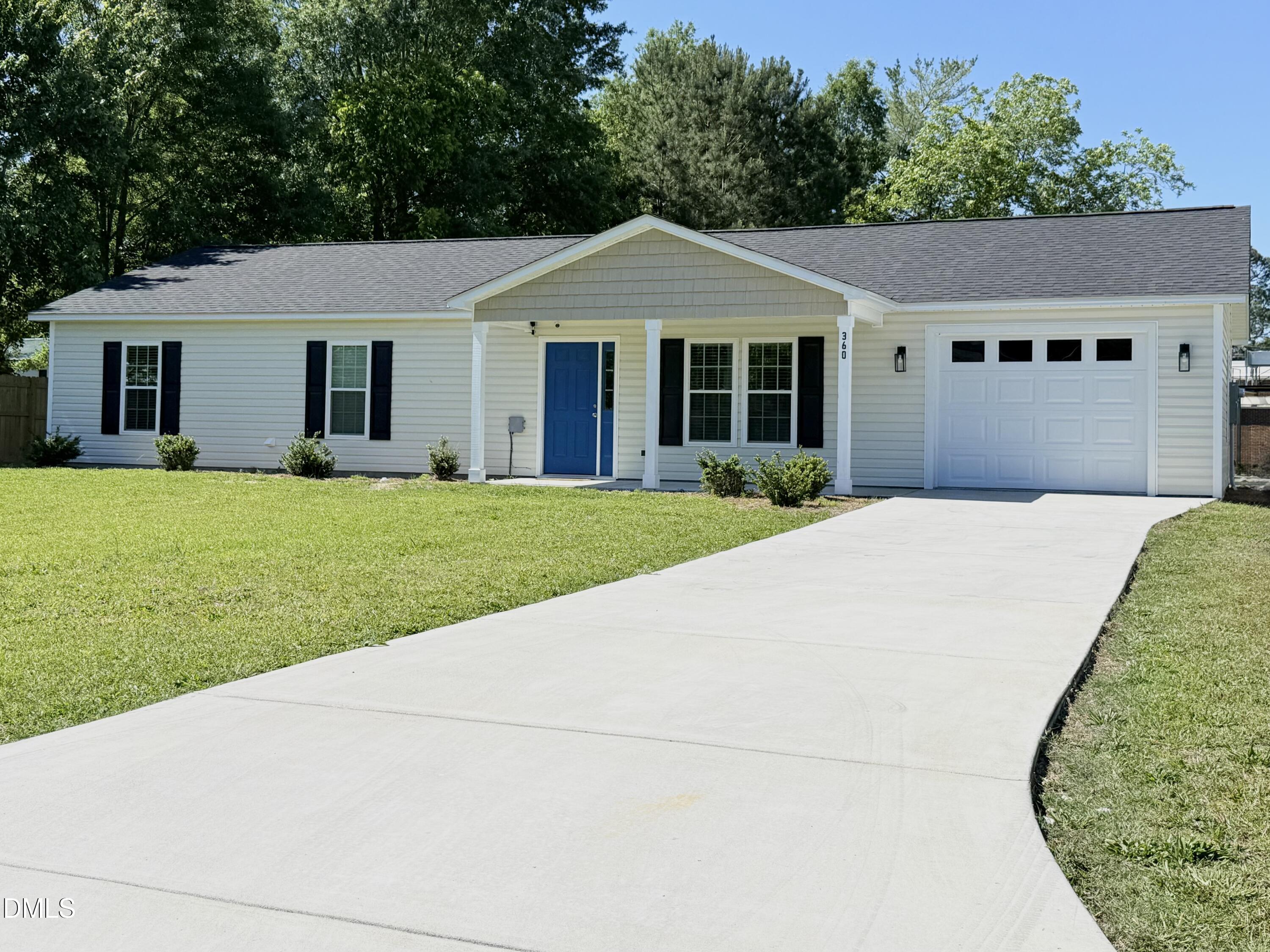 360 Oak Street, Roseboro, NC 28382