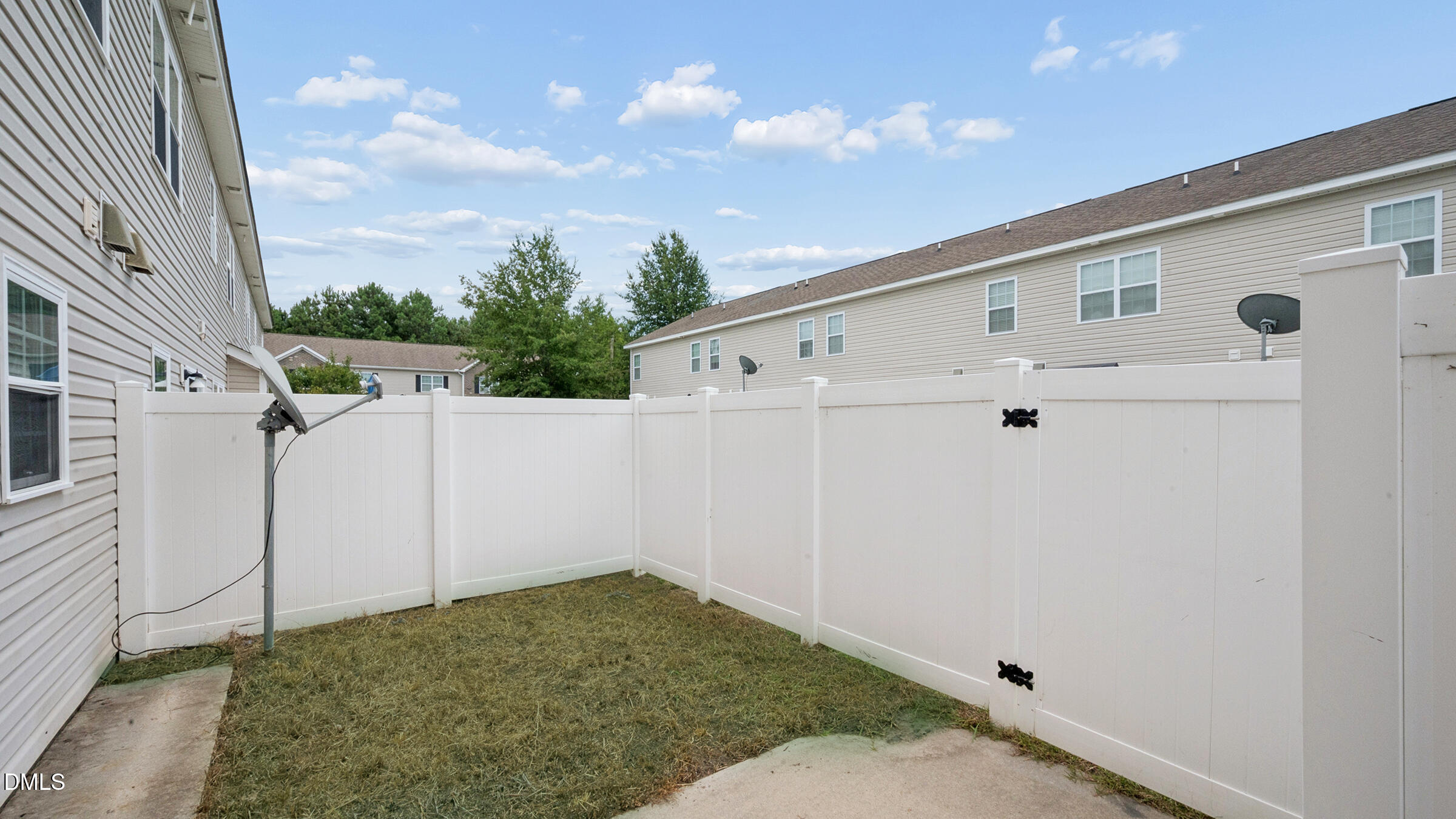 112 Chandler Drive E, Greenville, NC 27834