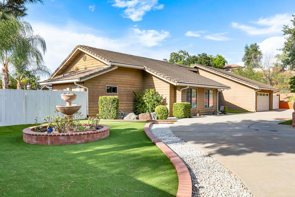 2033 Lilac Lane