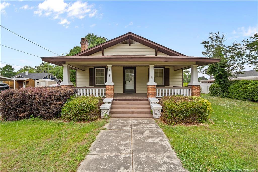 203 E Clinton Street, Roseboro, NC 28382