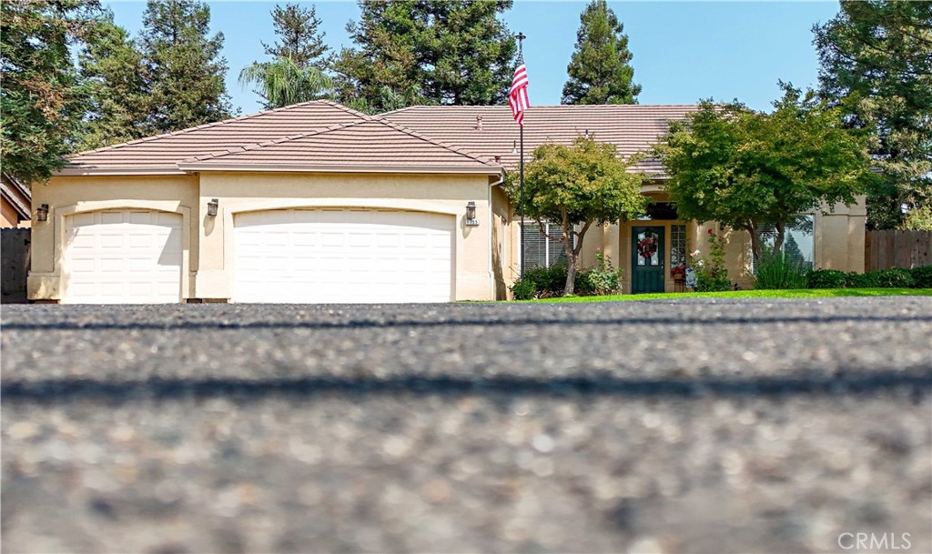 1755 E Tuolumne