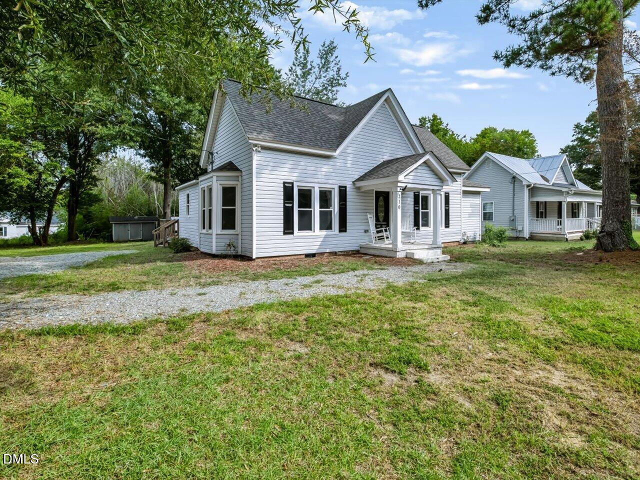 210 W Oak Street, Zebulon, NC 27597