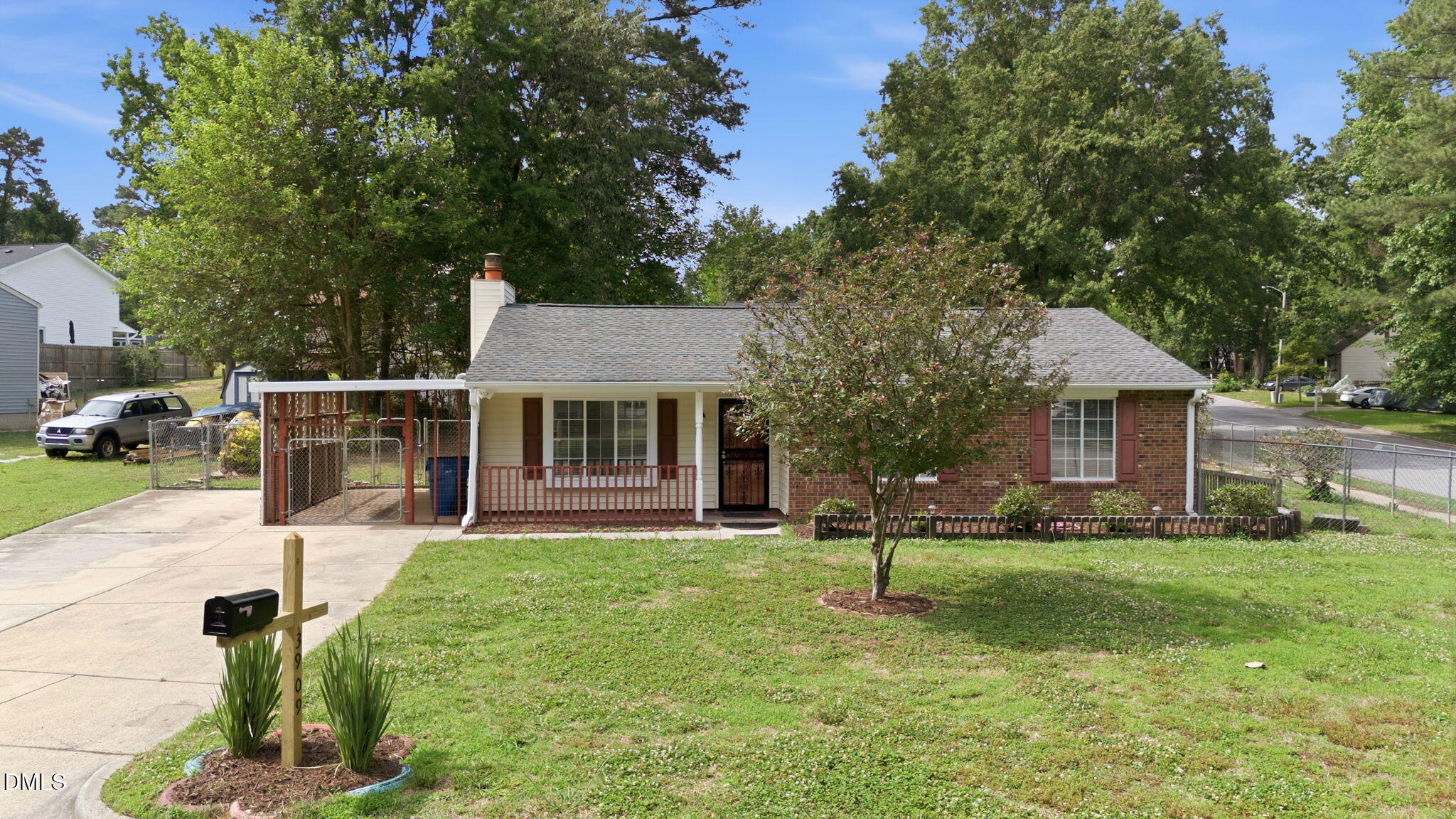 3909 Old Creek Court, Raleigh, NC 27604