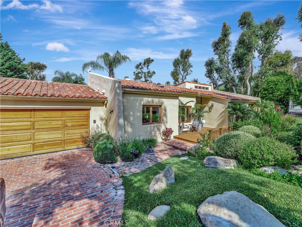 3635 Serra Road