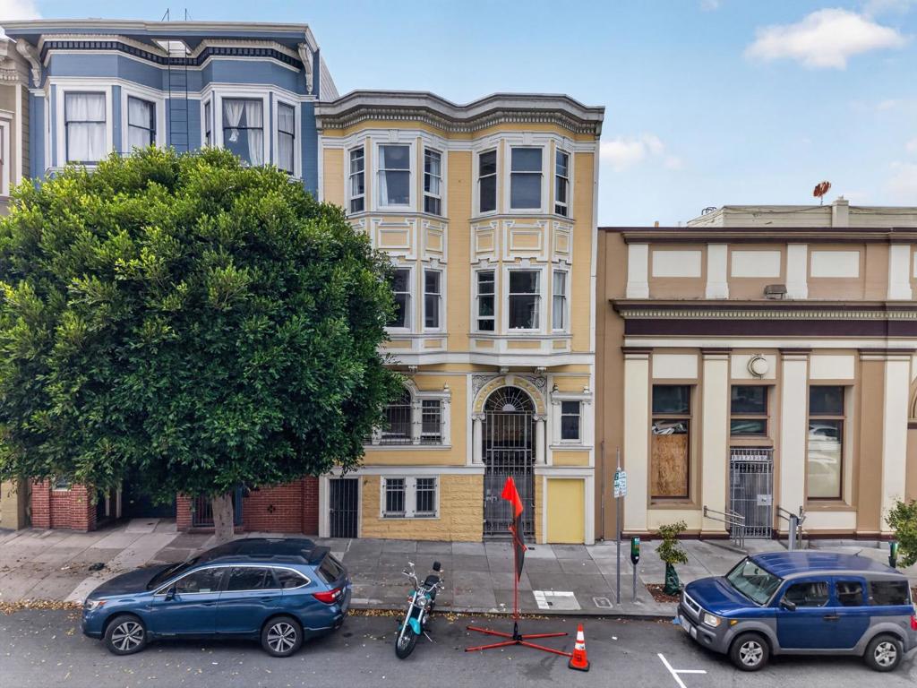 21 Belvedere Street