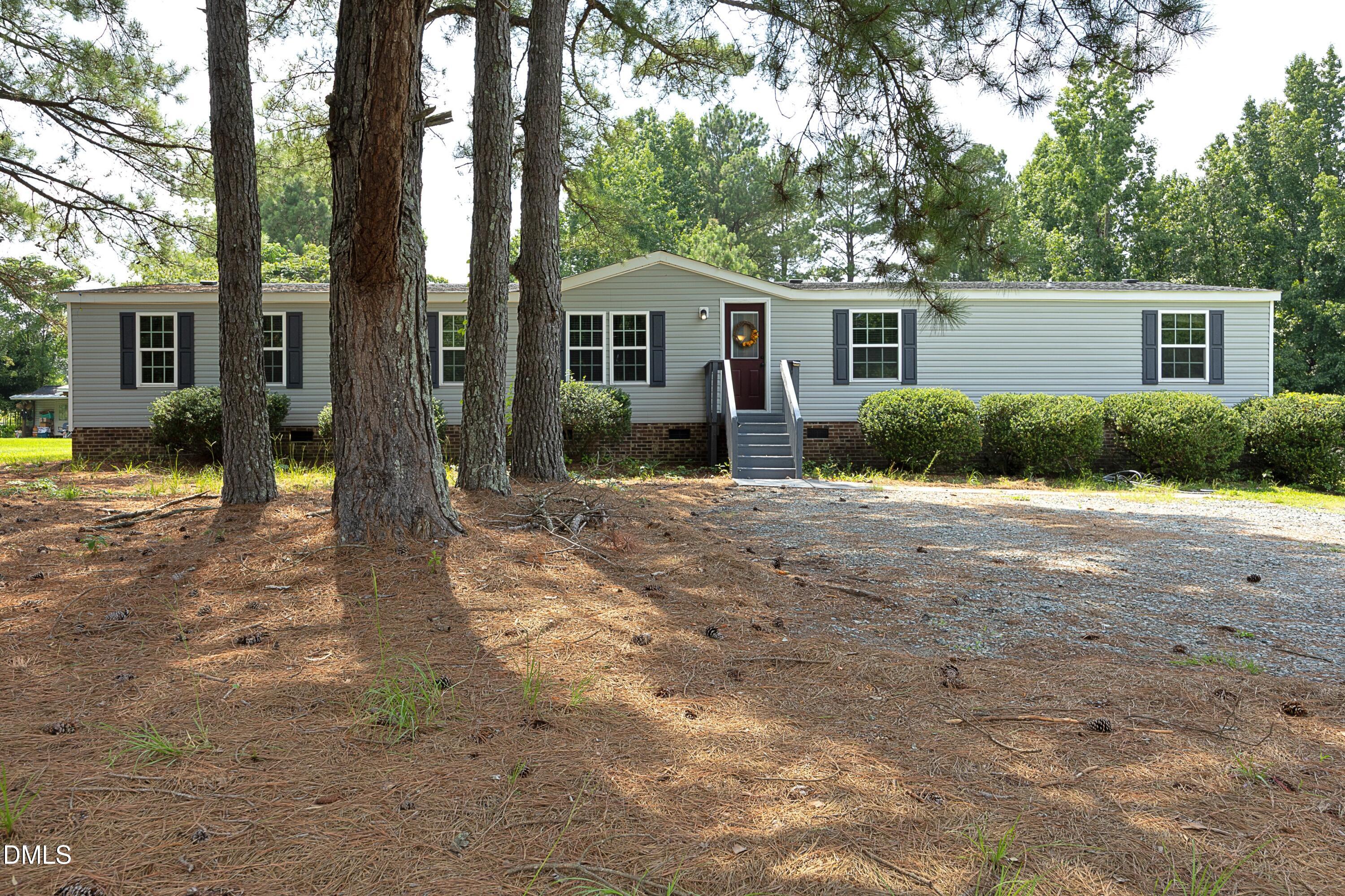 8204 Fieldcrest Lane, Fuquay Varina, NC 27526