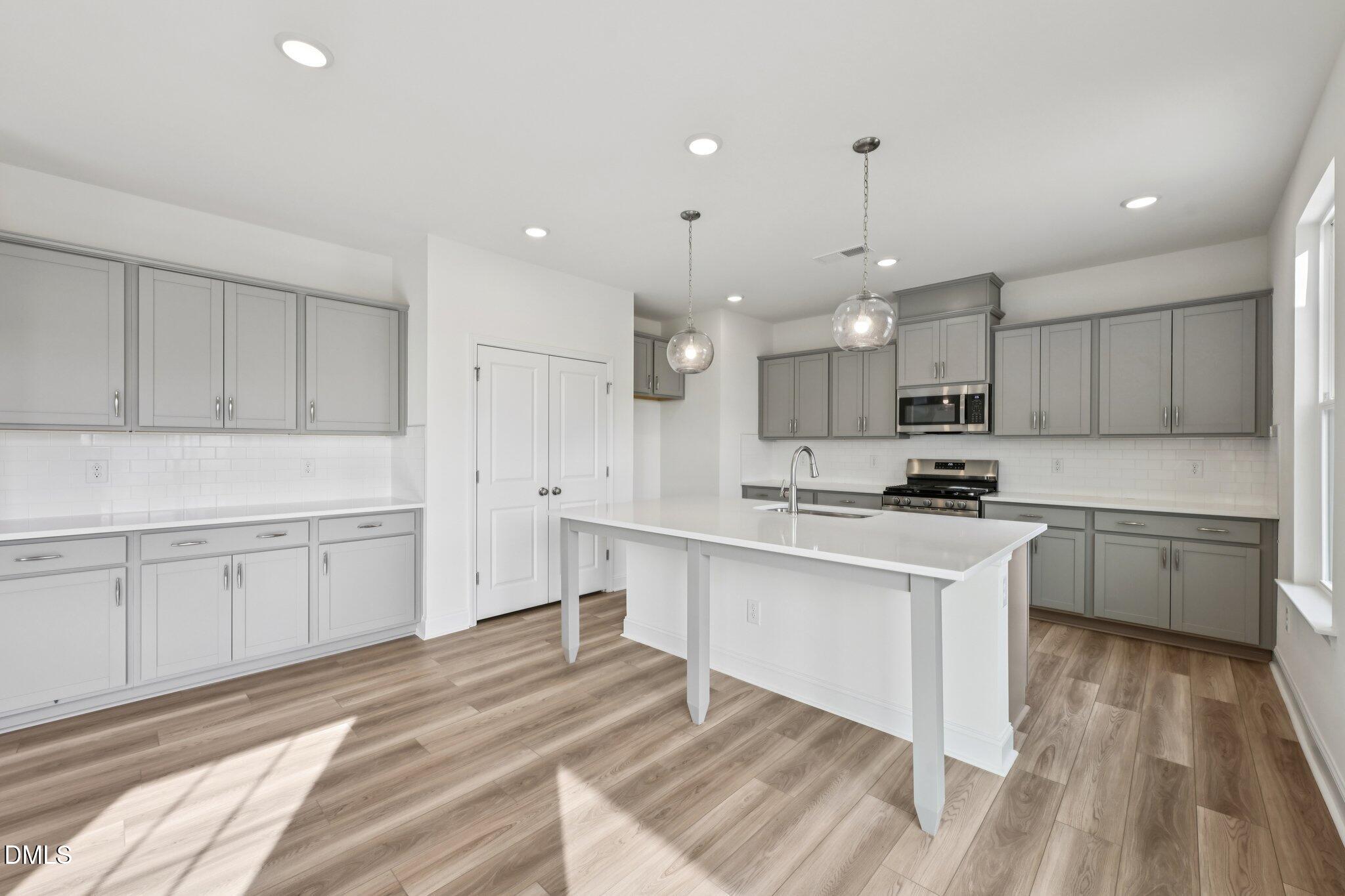 532 Hipwood Drive, Zebulon, NC 27597