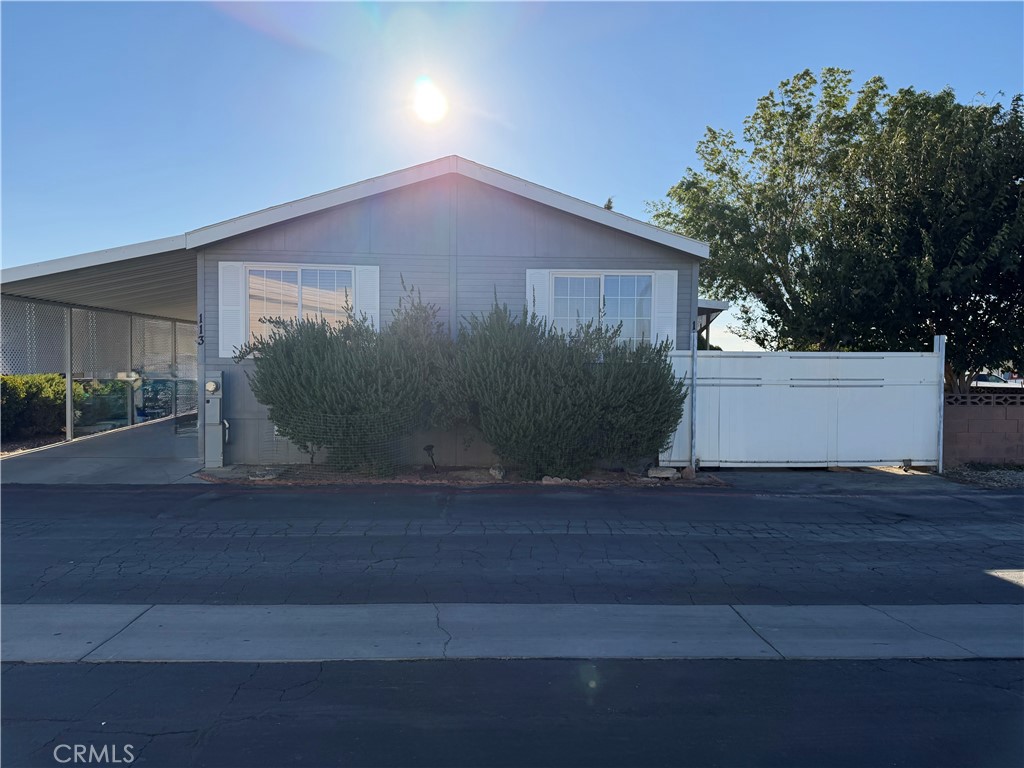 3753 E Avenue I