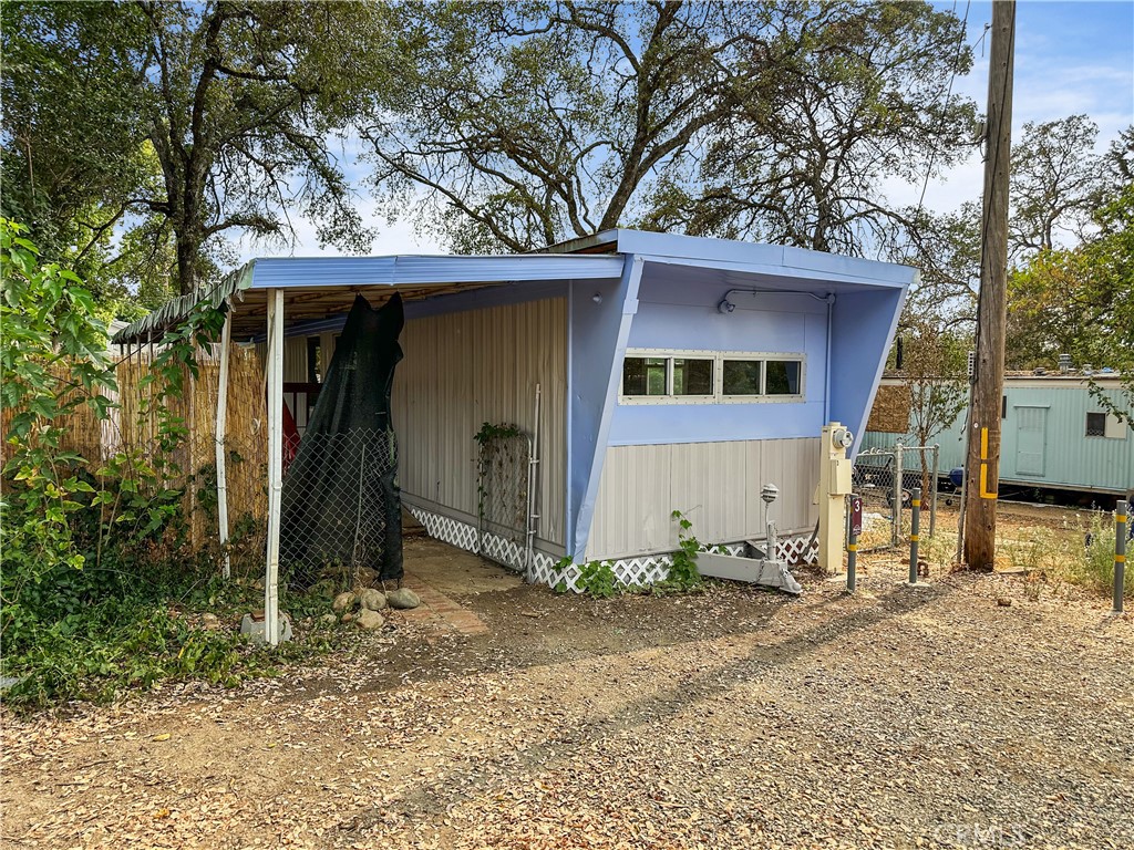 37 Acacia Avenue 3