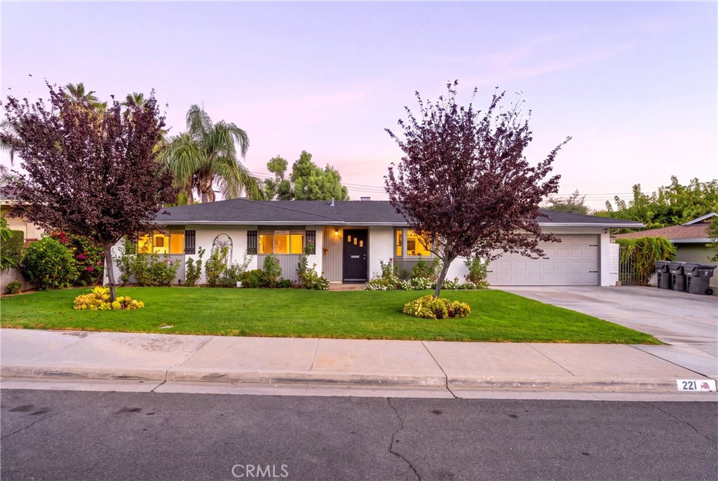 221 Phlox Avenue