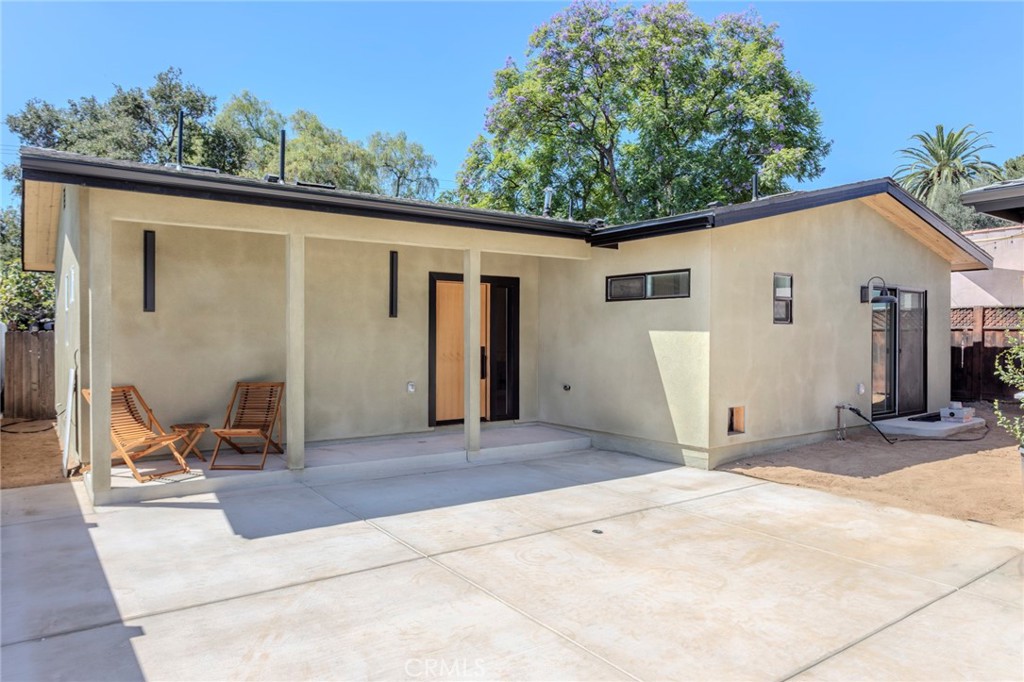 1701 N Oxford