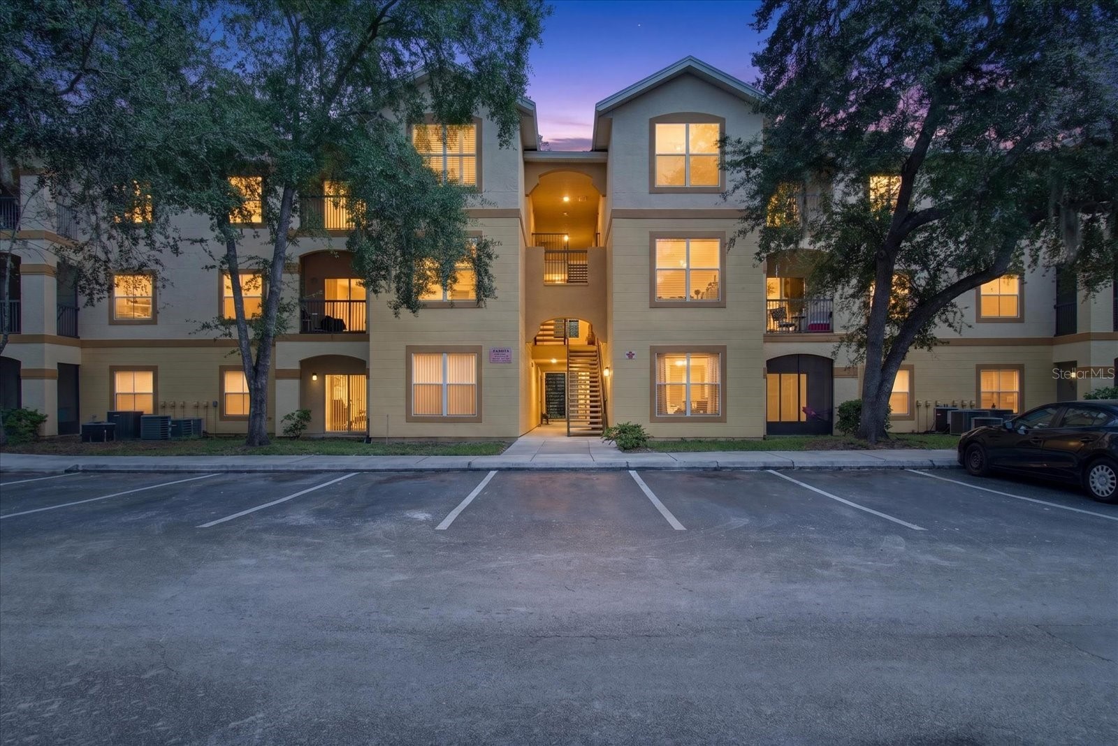 5608 PINNACLE HEIGHTS CIRCLE 305