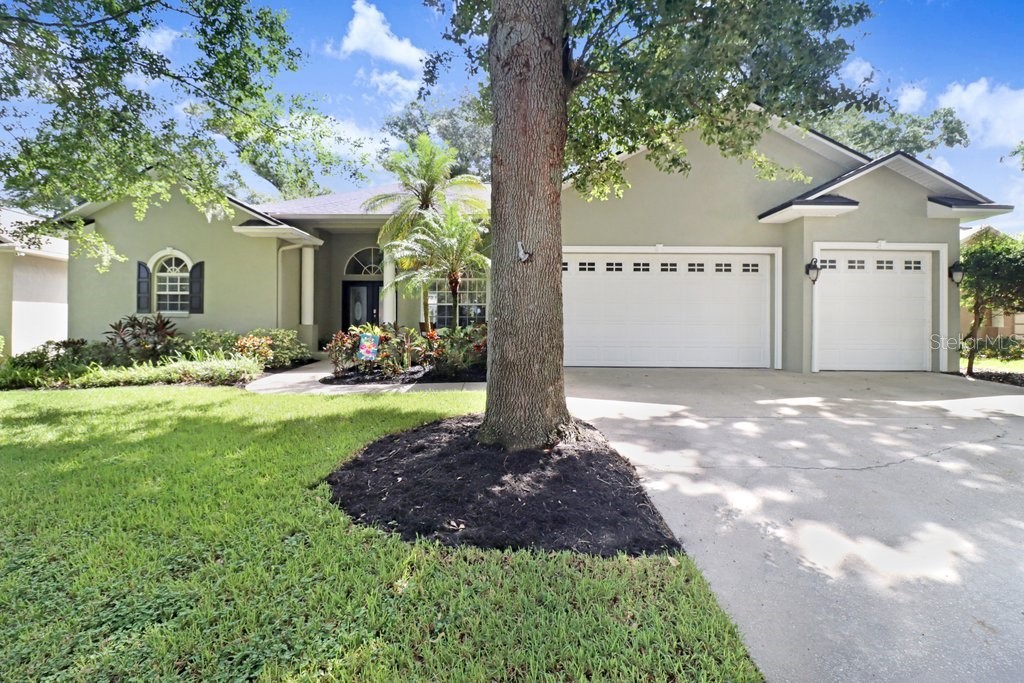 2203 VALRICO FOREST DRIVE