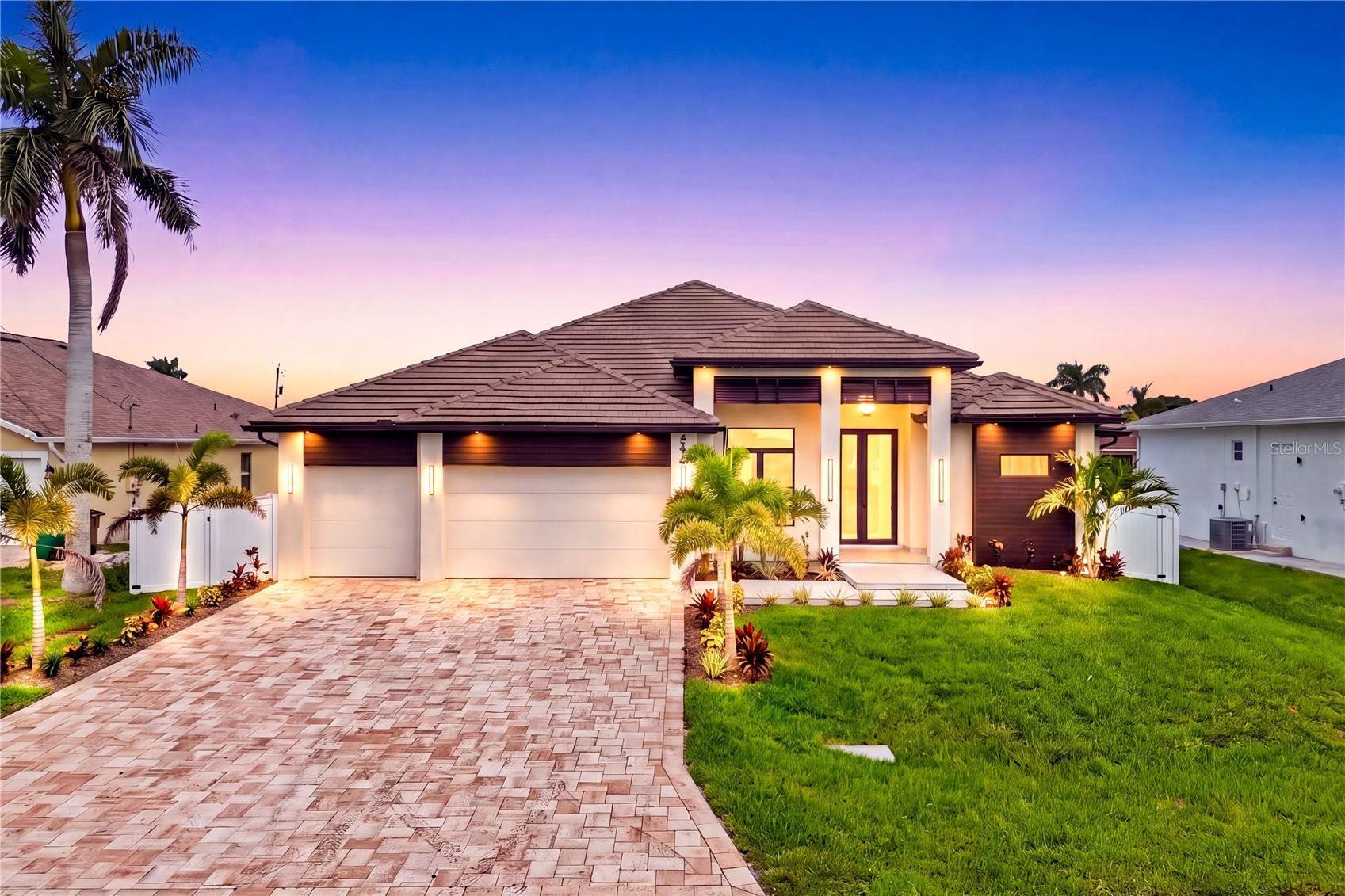 114 SW 36TH PLACE