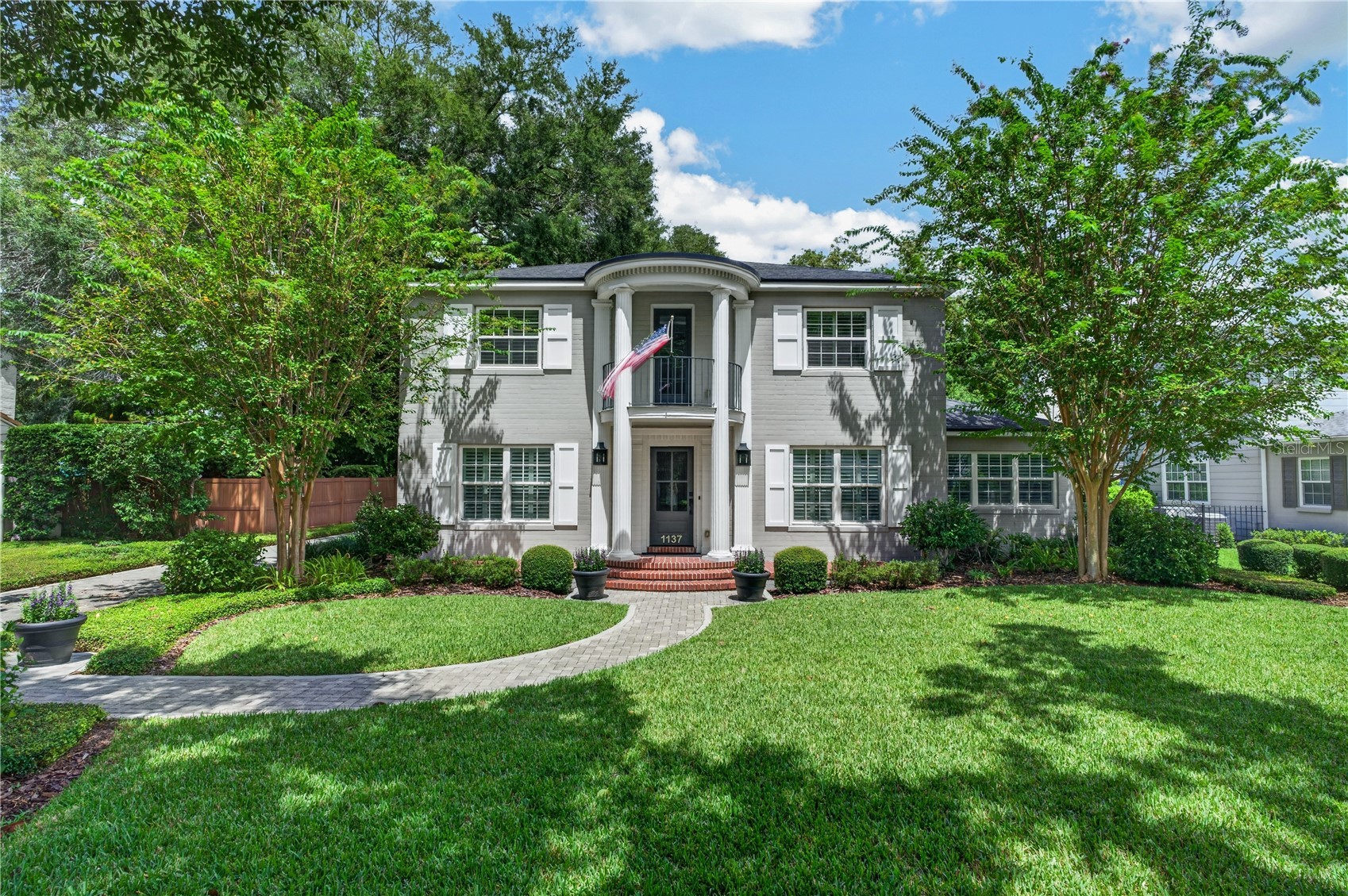 1137 COUNTRY CLUB DRIVE