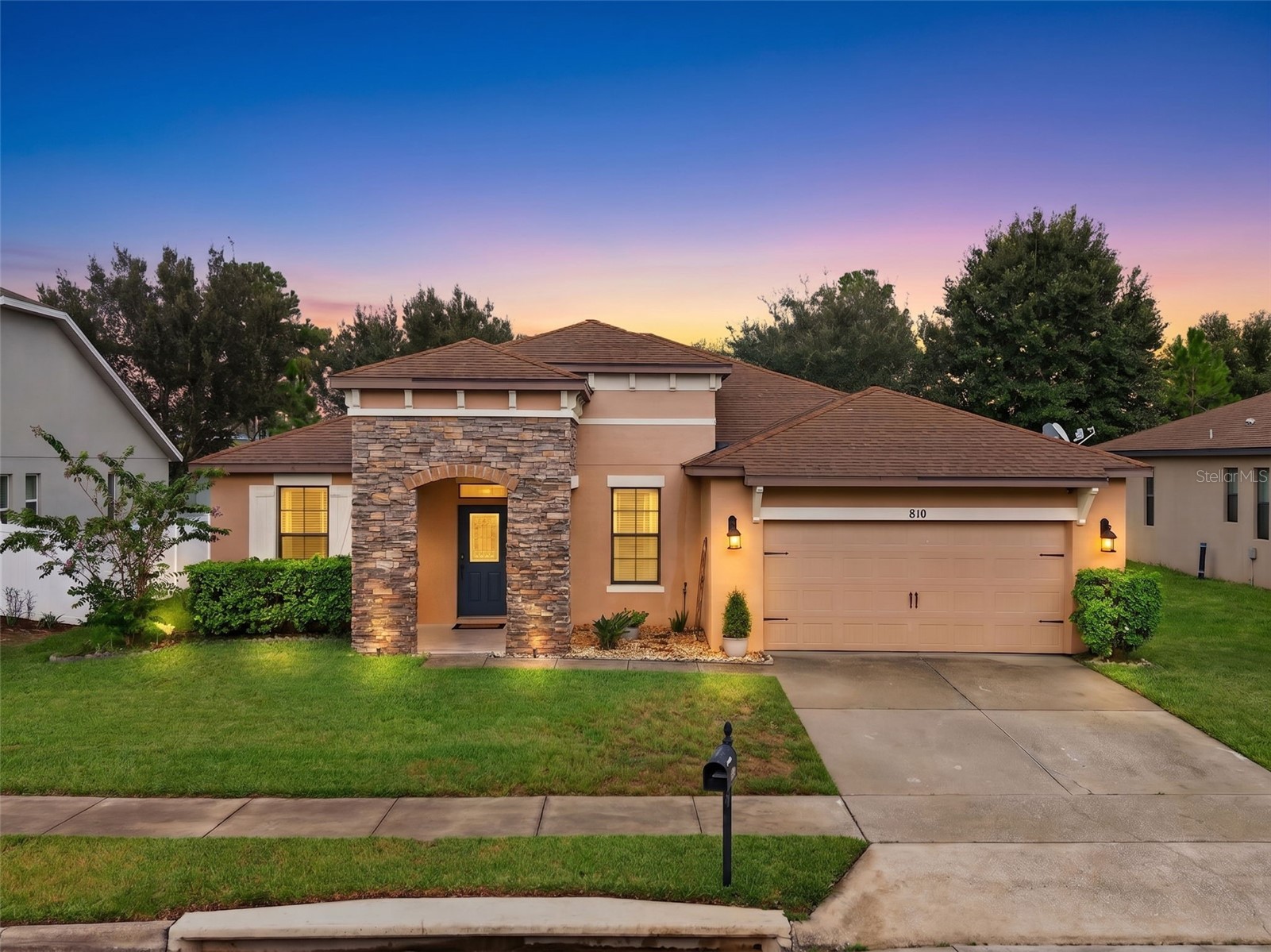 810 WOODS LANDING DRIVE