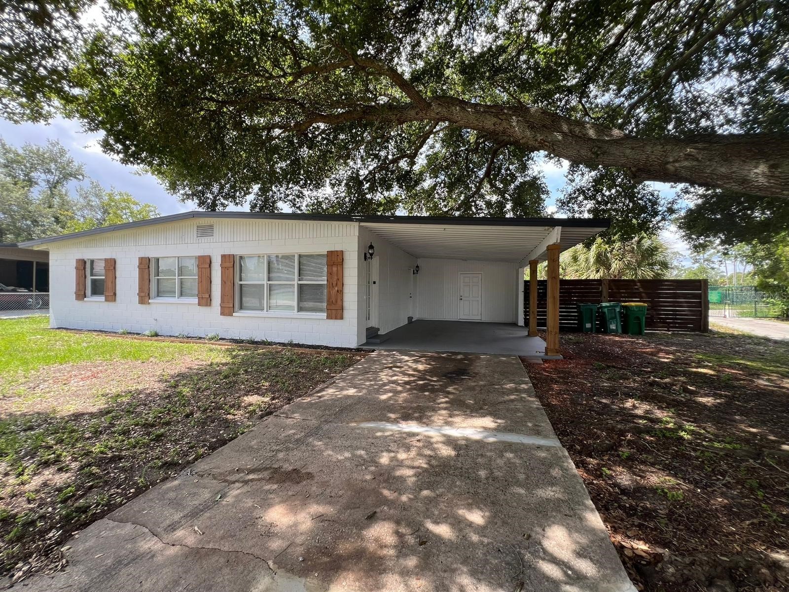 1221 CYPRESS LANE