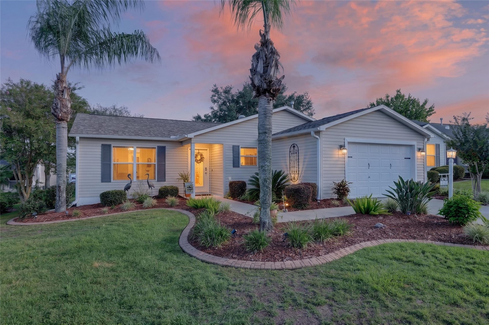 1285 FORT LAWN LOOP