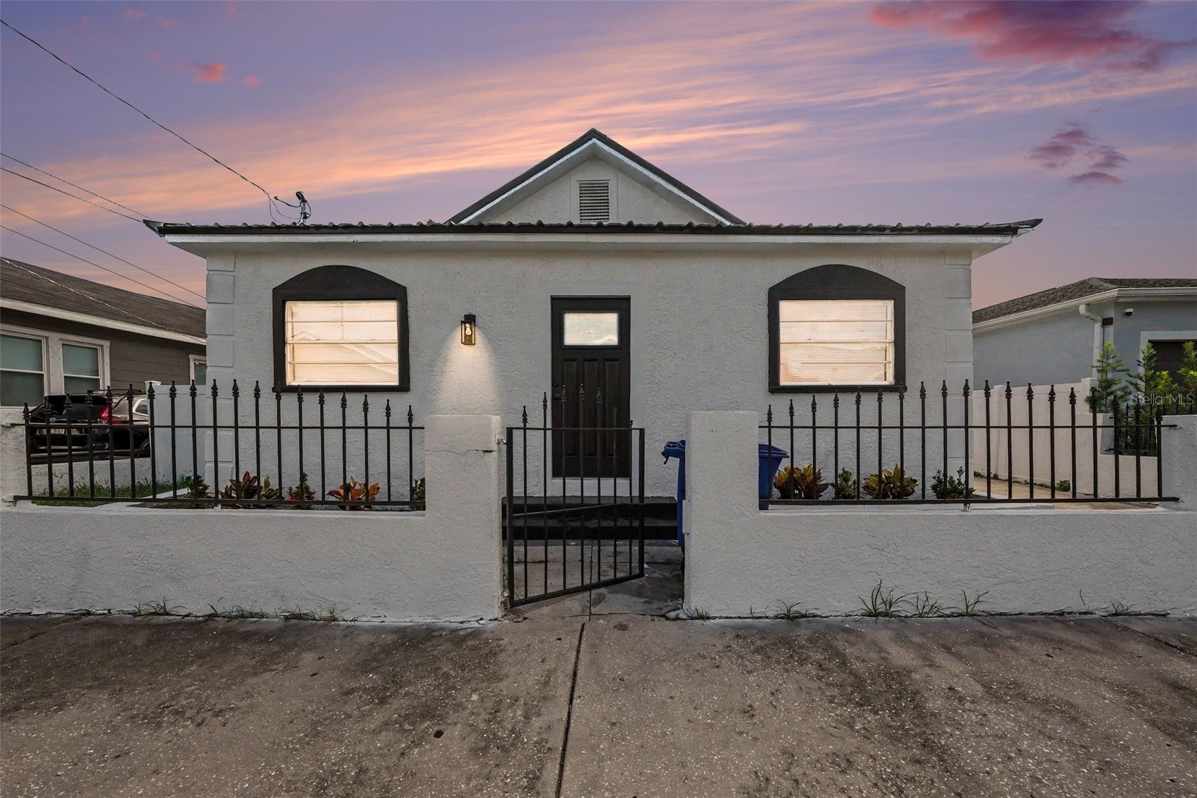 2923 SANCHEZ STREET