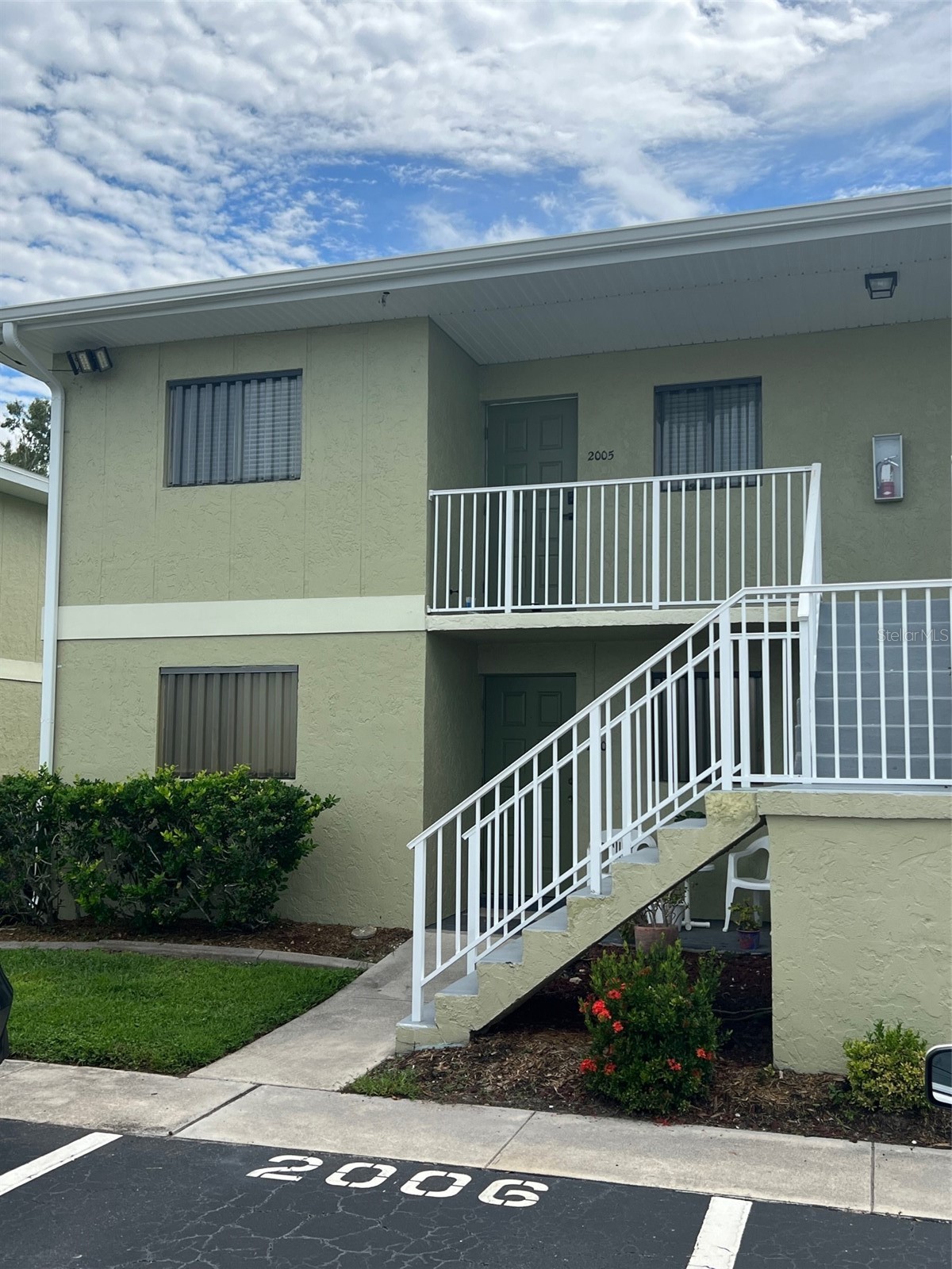 25225 RAMPART BOULEVARD 2005