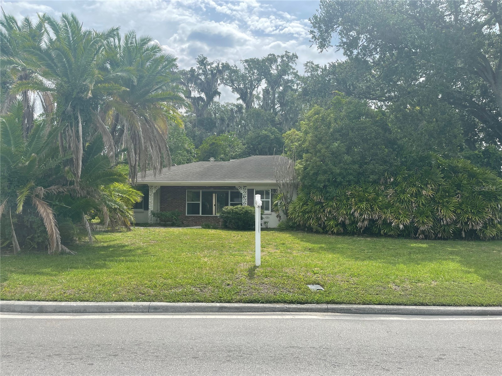 225 LAKE HOLLINGSWORTH DRIVE