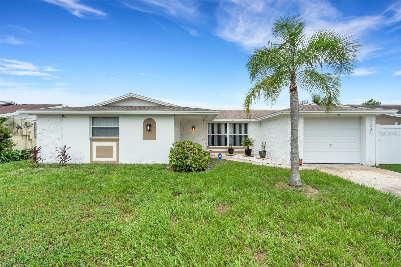 7234 OAKSHIRE DRIVE
