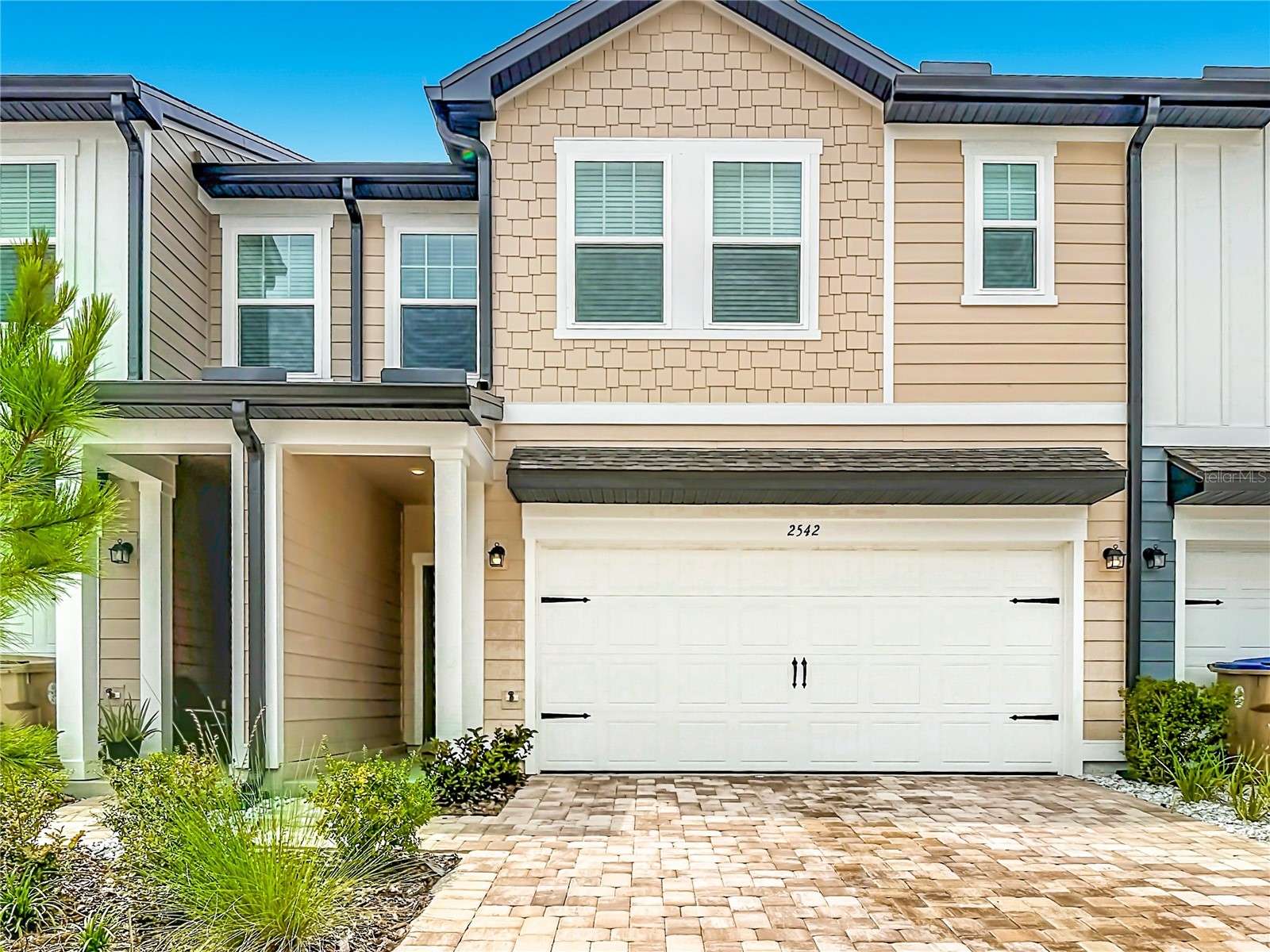 2542 GREY HAWK DRIVE