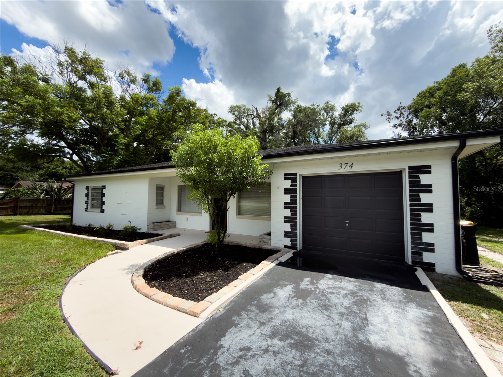 374 W GRAVES AVENUE