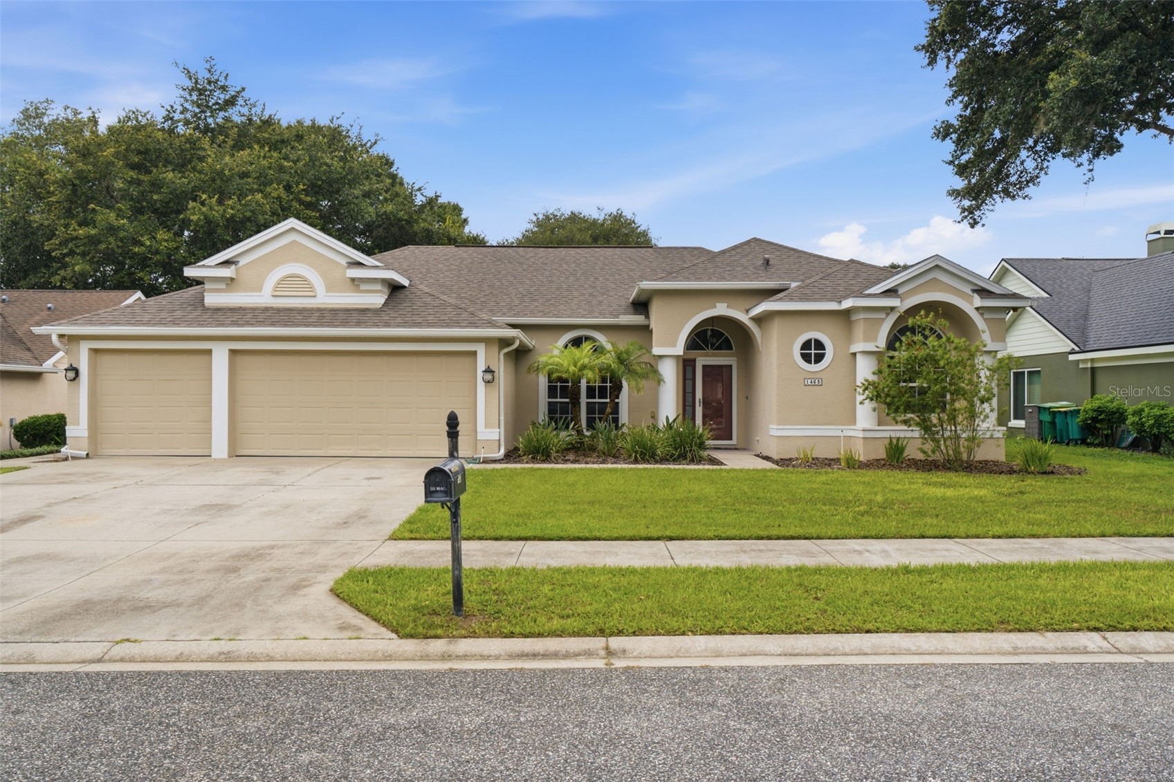 1463 MAPLE LEAF LANE