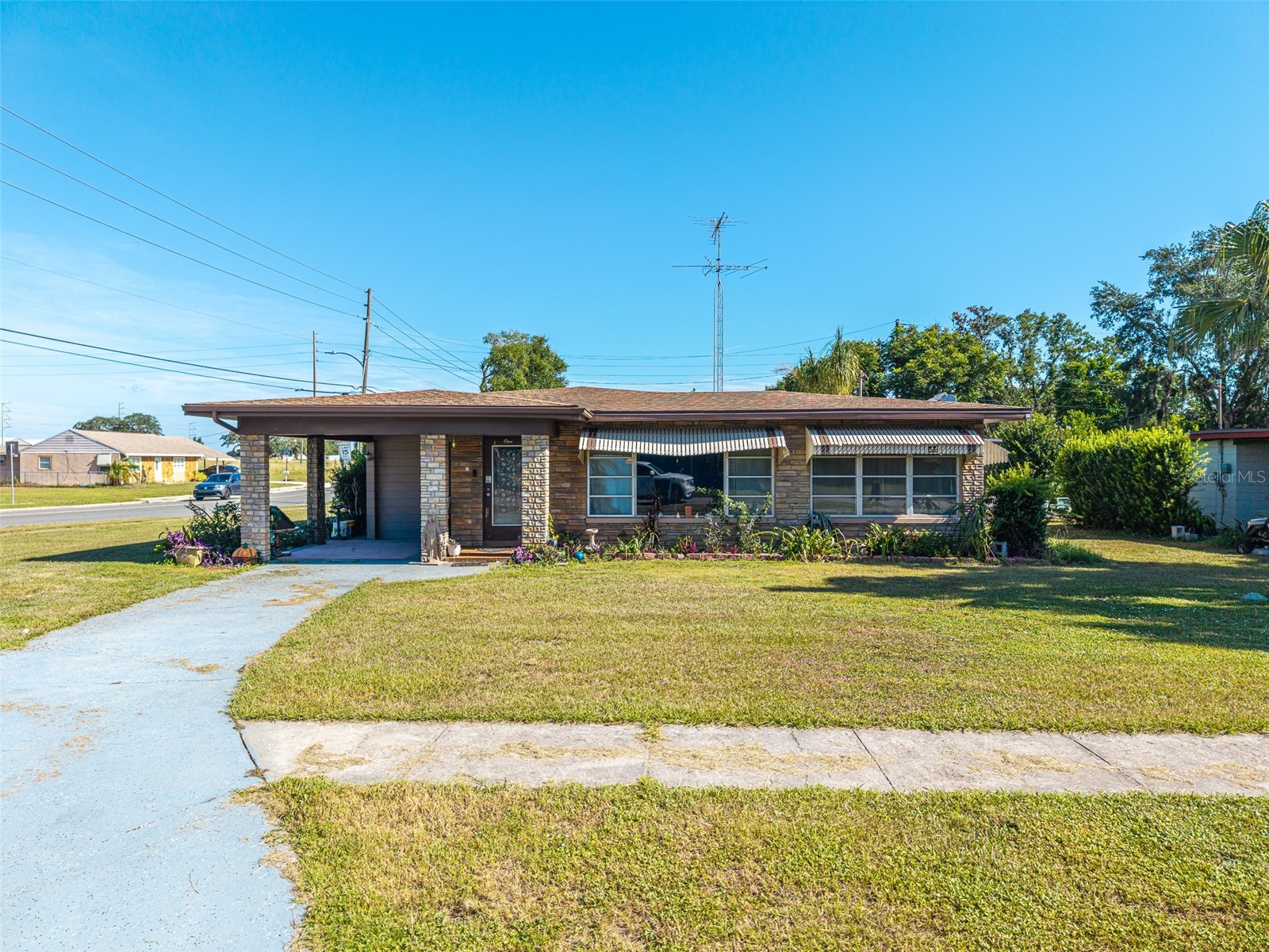 1 E WOLF STREET