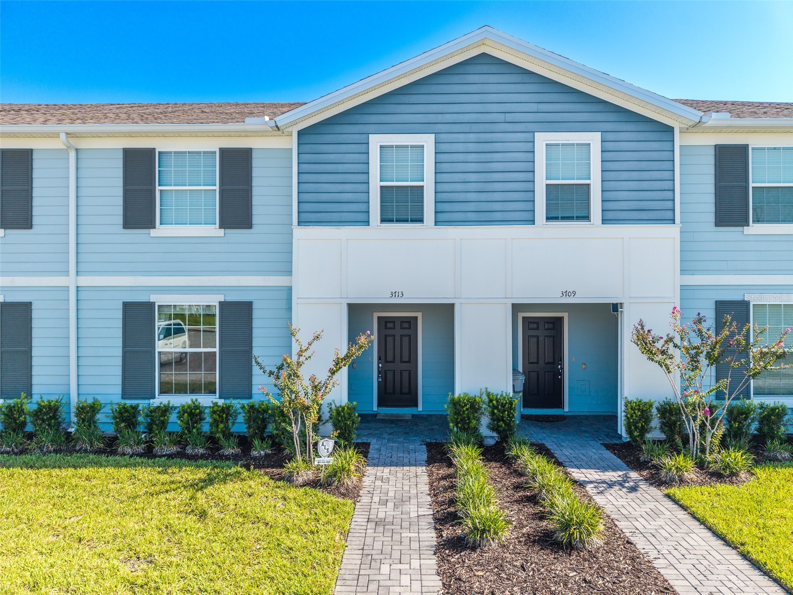 3713 PACIFIC LANE