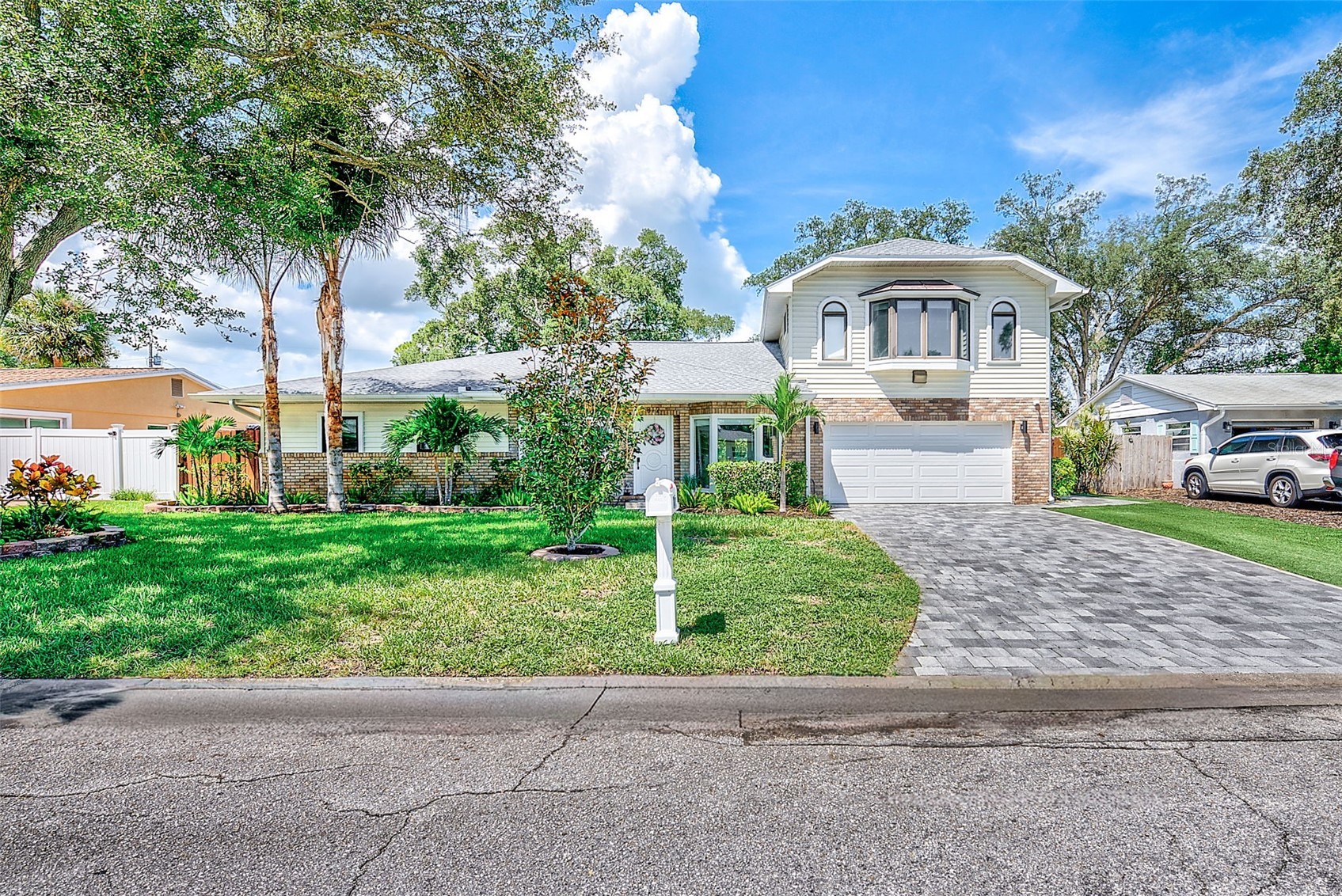 812 WILLOWBRANCH AVENUE