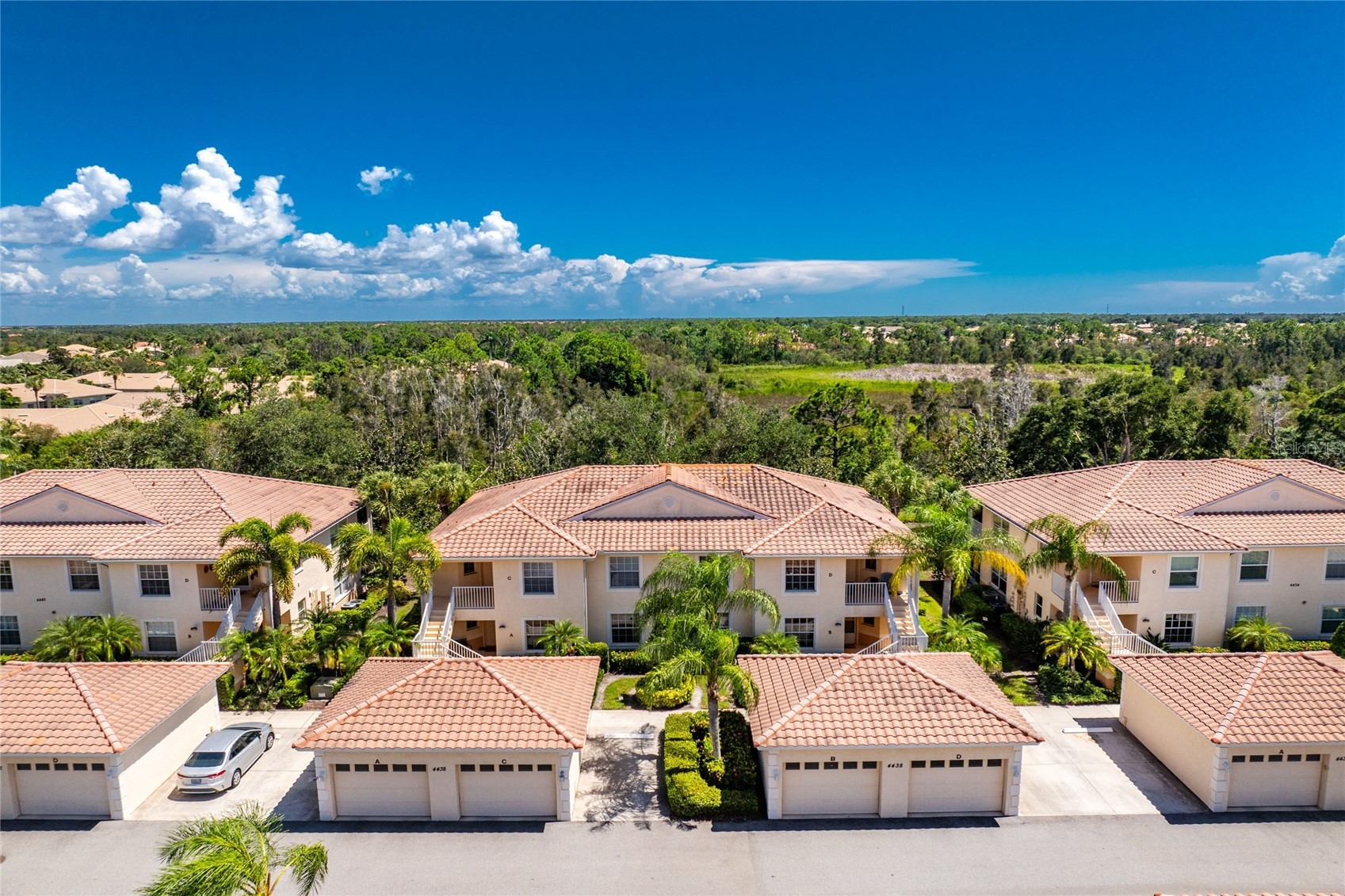 4438 CORSO VENETIA BOULEVARD C13