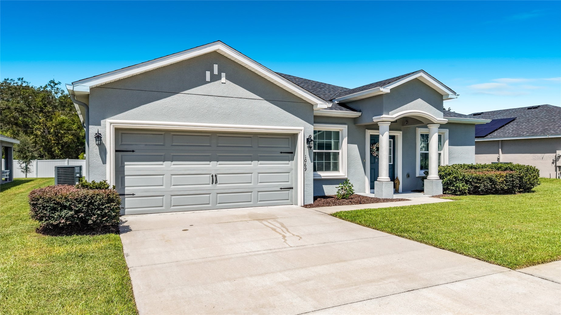 1069 SANDPIPER LOOP