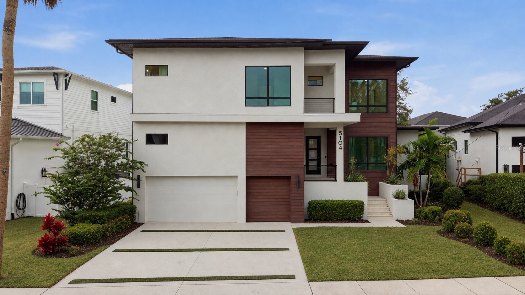 5104 W EVELYN DRIVE