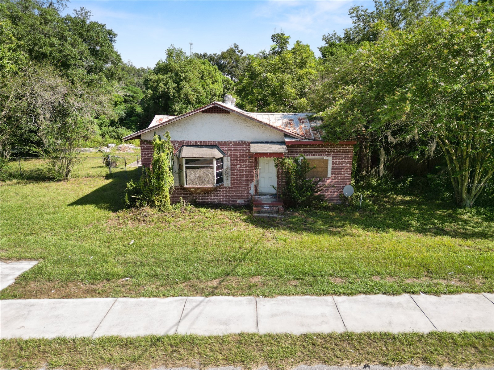 1609 W 10TH STREET