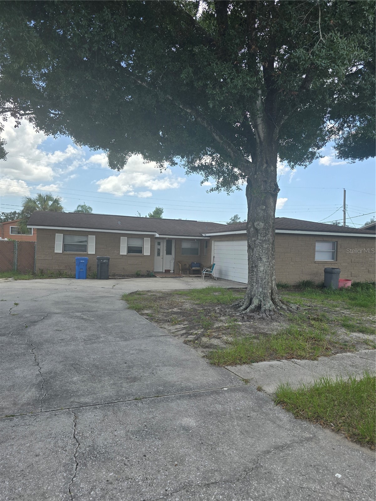 1218 LORIE CIRCLE