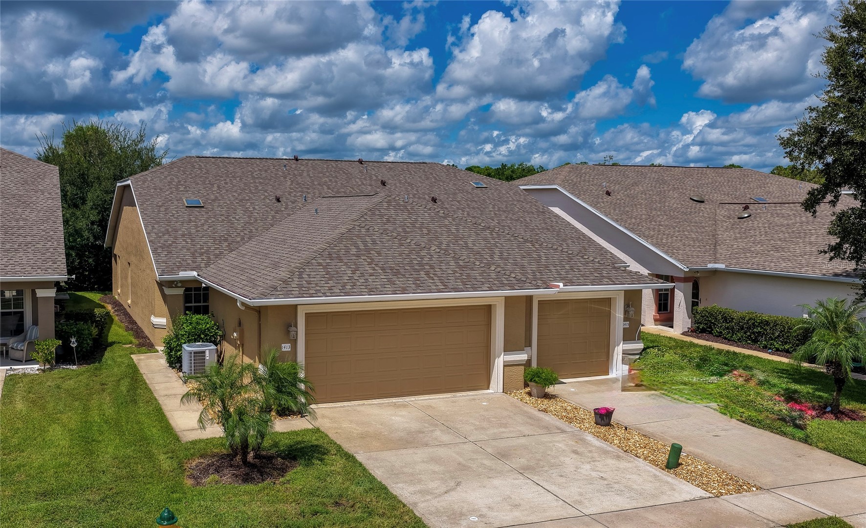 1413 COCONUT PALM CIRCLE