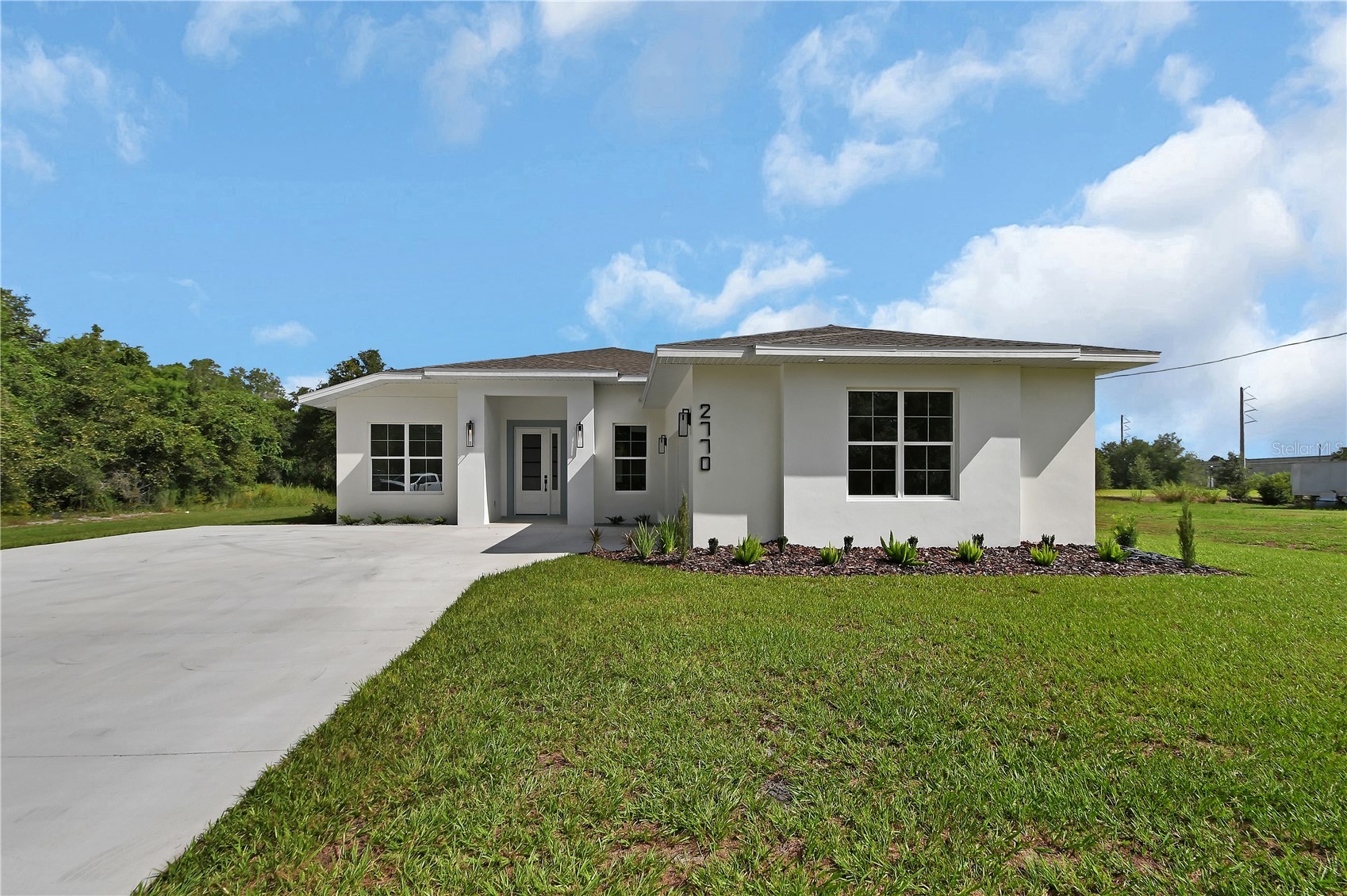 2770 MCKENZIE ROAD W