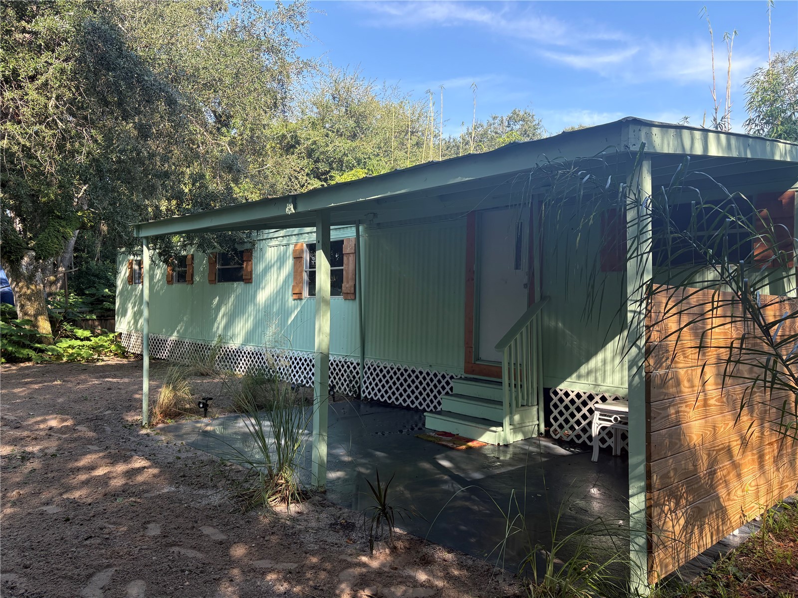 10 SEMINOLE AVENUE