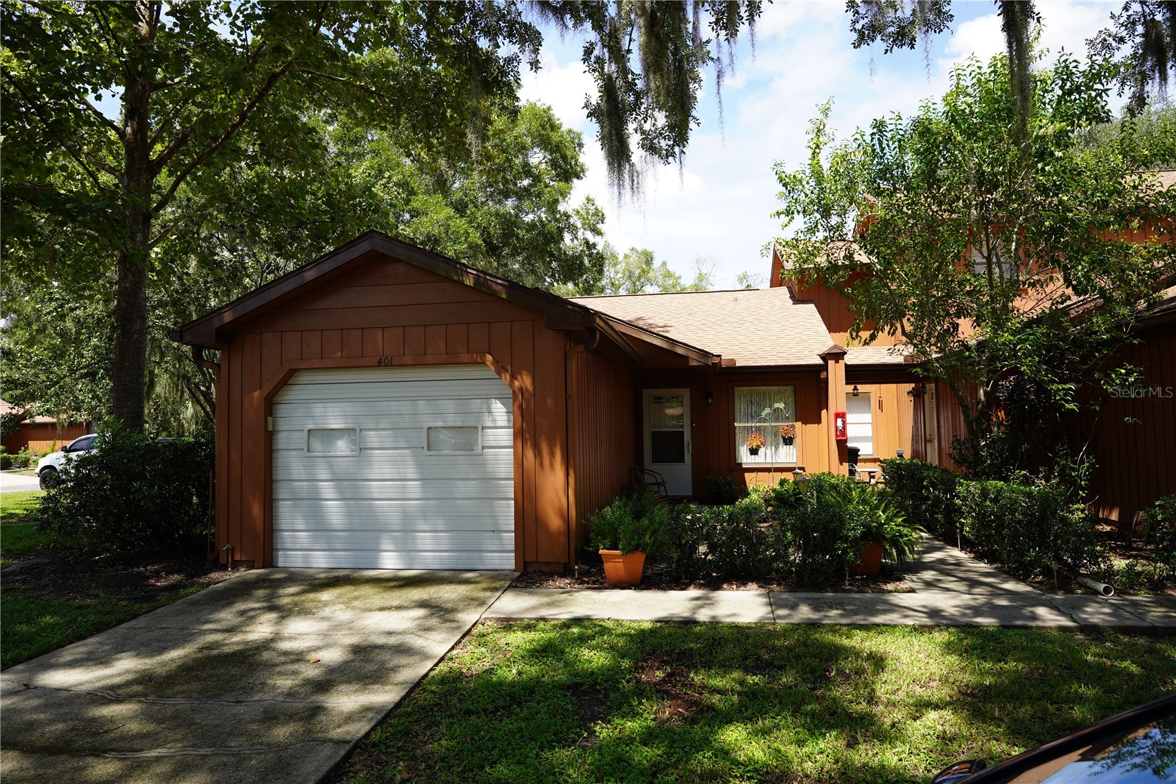 2701 NE 10TH STREET 401