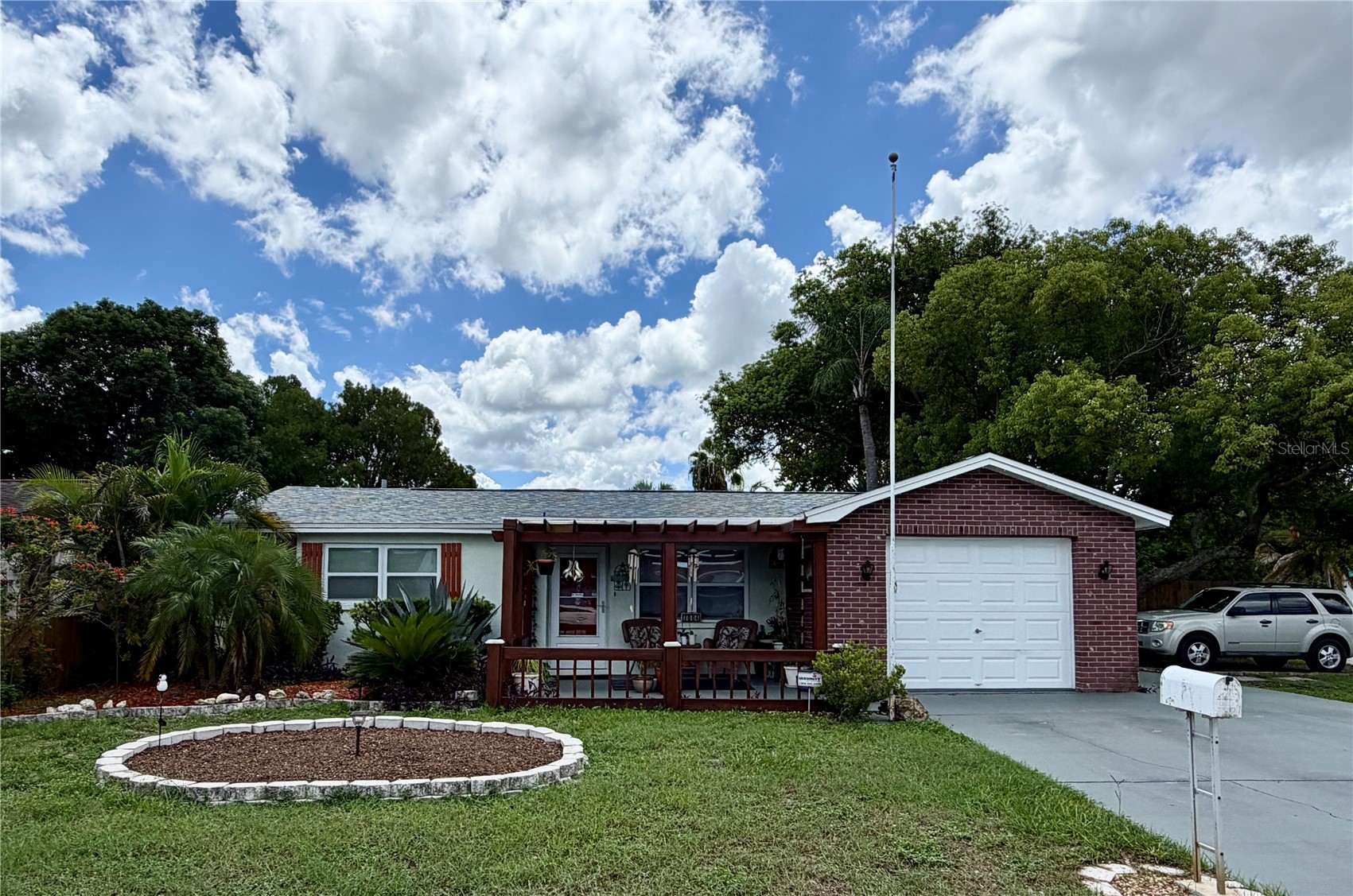 7004 ROCKWOOD DR